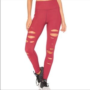 Alo Yoga Ripped Warrior Legging